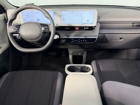 Used 2024 Hyundai Ioniq 5 SEL image 12