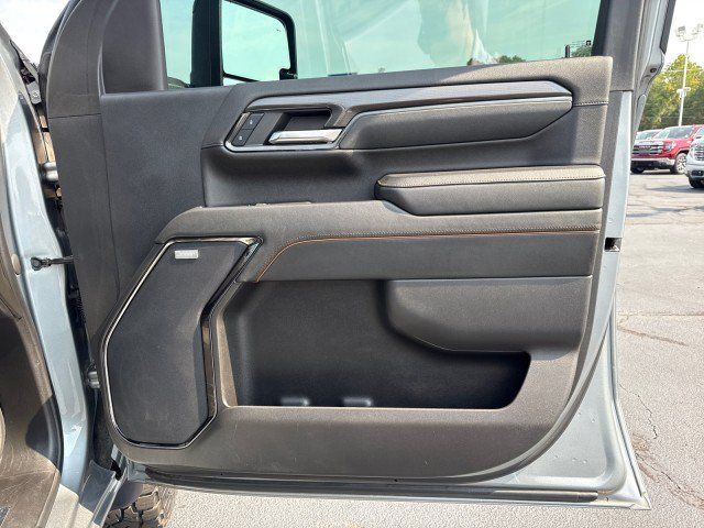 Used 2024 GMC Sierra 2500 AT4 w/ AT4 Preferred Package AWD/4WD image 14