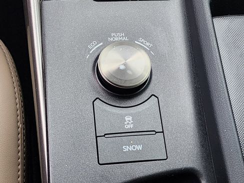 Used 2017 Lexus IS 200t w/ Premium Package image 12