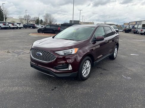 Used 2024 Ford Edge SEL w/ Convenience Package image 9