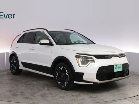 Used 2023 Kia Niro Wind FWD image 13