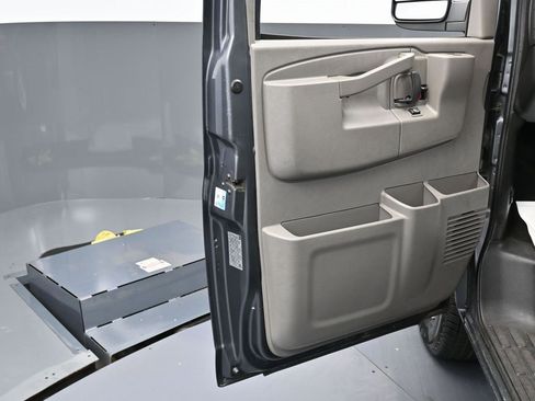 Used 2017 Chevrolet Express 3500 LT w/ LT Preferred Equipment Group image 37