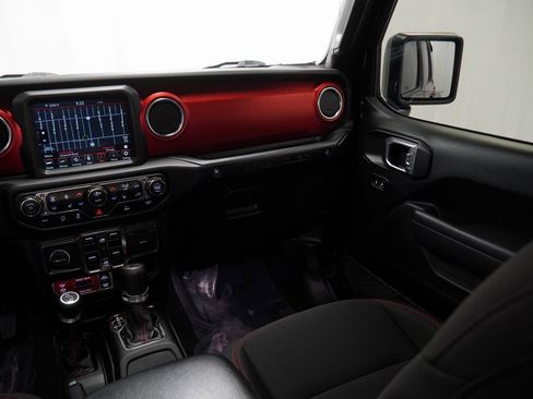 Certified 2022 Jeep Wrangler Unlimited Rubicon w/ Cold Weather Group image 24