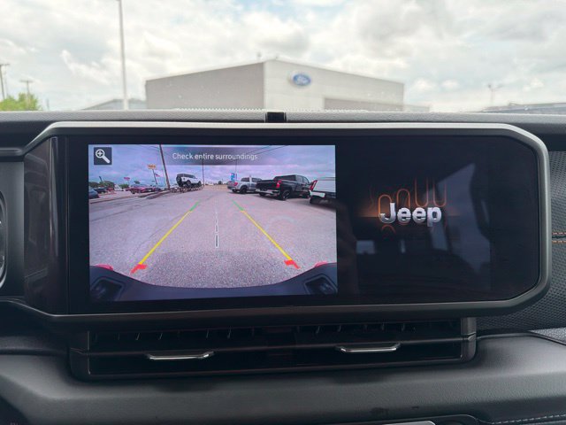 Used 2026 Jeep Gladiator Mojave AWD/4WD image 15