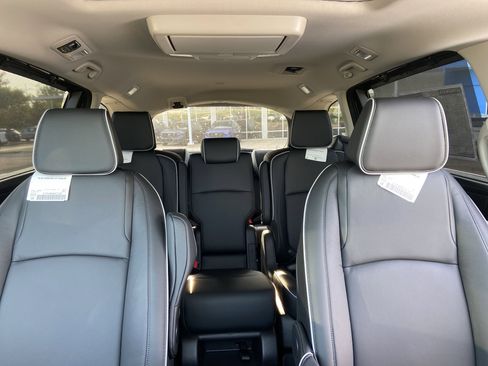 New 2026 Honda Odyssey Touring image 22