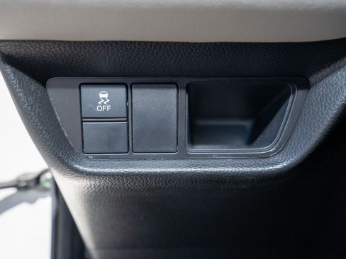 Certified 2025 Honda HR-V LX image 28