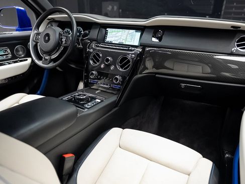 Used 2021 Rolls-Royce Cullinan Black Badge image 60