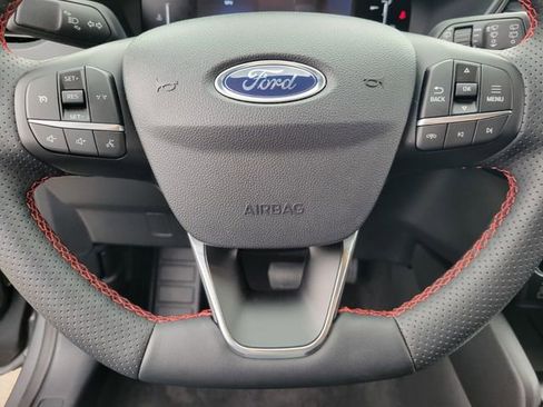 Used 2025 Ford Escape ST-Line w/ Cold Weather Package image 18