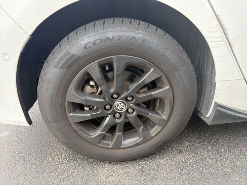 Used 2022 Toyota Prius AWD image 7