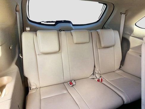 Used 2019 Toyota Highlander XLE image 22