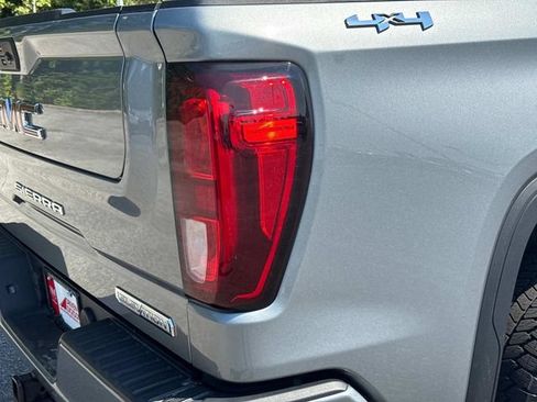 Used 2024 GMC Sierra 1500 Elevation AWD/4WD image 12