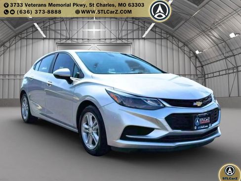 Used 2017 Chevrolet Cruze LT w/ Convenience Package image 1
