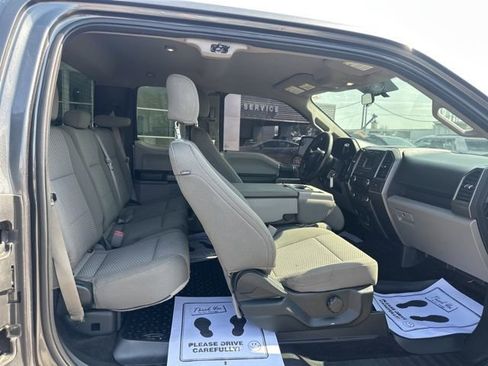 Used 2017 Ford F150 XLT image 8