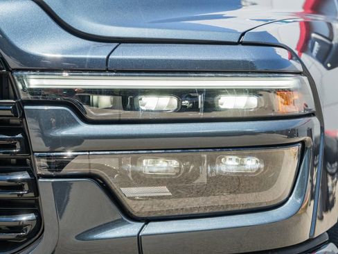 New 2026 RAM 2500 Laramie AWD/4WD image 13