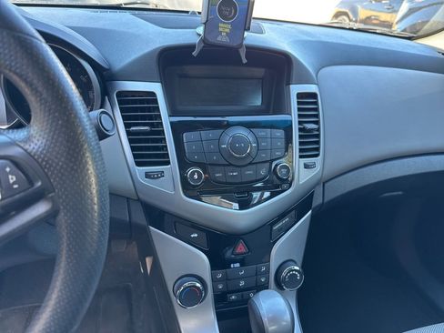 Used 2016 Chevrolet Cruze LS image 8