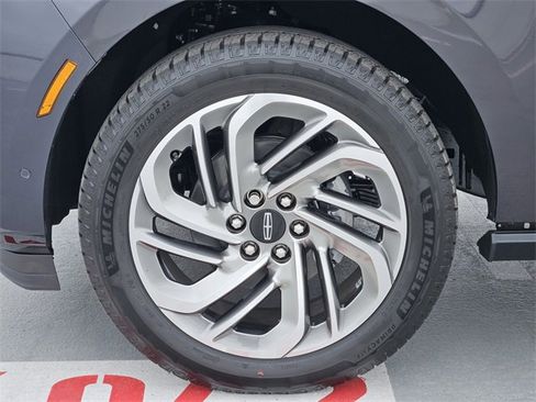 New 2025 Lincoln Navigator Reserve image 10