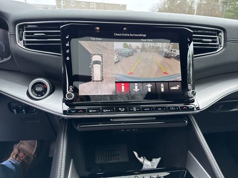 New 2026 Jeep Grand Wagoneer 4WD image 14