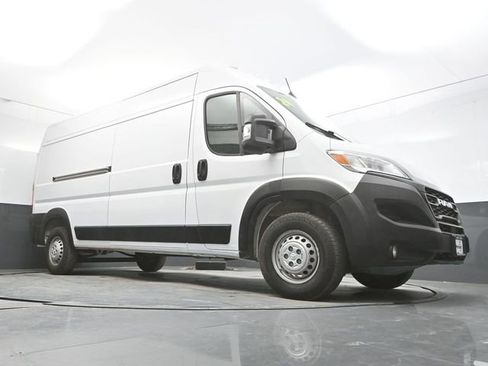 Used 2024 RAM ProMaster 2500 w/ Convenience Group FWD image 17