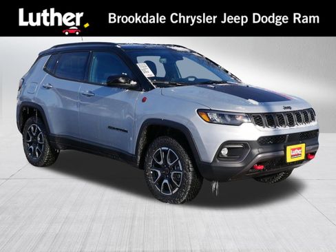 New 2026 Jeep Compass Trailhawk w/ Trailer Tow Group AWD/4WD image 1