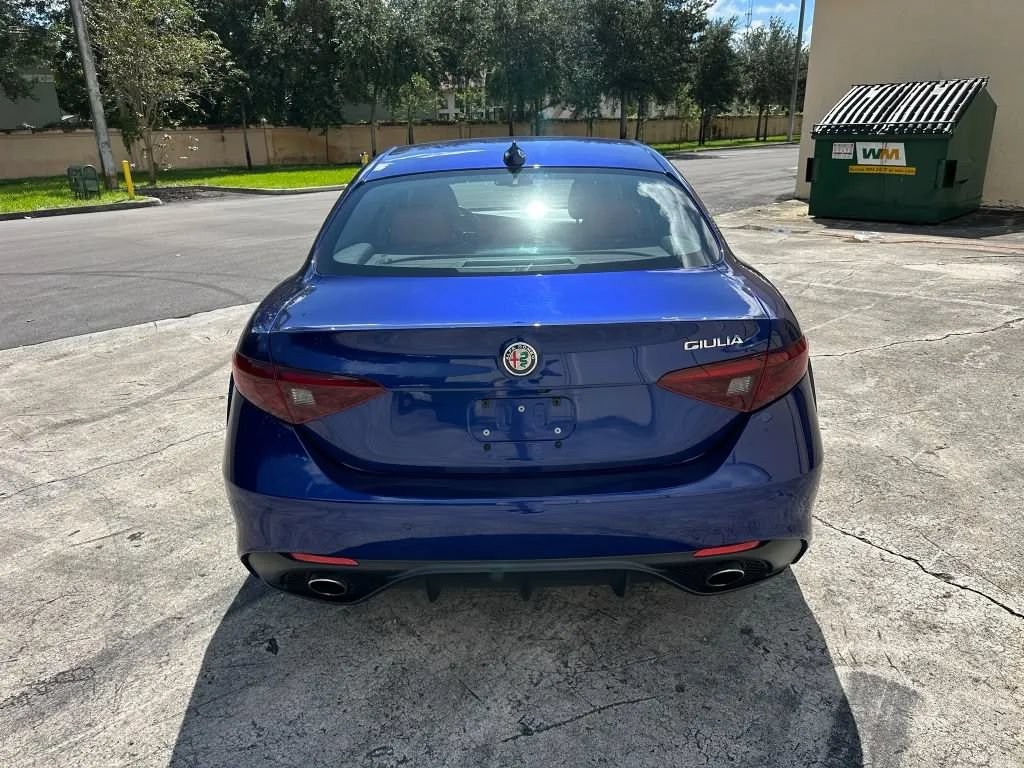 Used 2020 Alfa Romeo Giulia w/ Quick Order Package 22K Sport RWD image 5