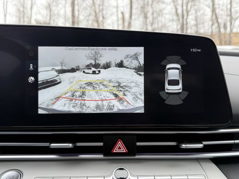 Used 2024 Hyundai Elantra Limited image 3