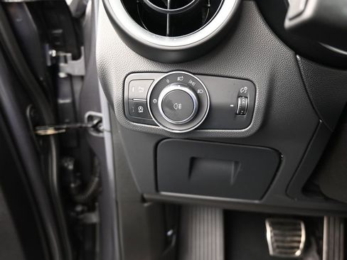 Used 2023 Alfa Romeo Stelvio Sprint image 33