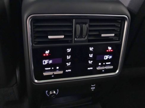 Used 2020 Porsche Cayenne AWD/4WD image 36
