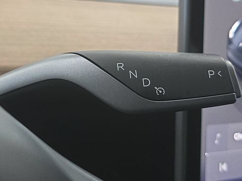 Used 2025 Tesla Model Y Long Range RWD image 20