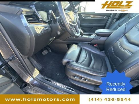 Used 2017 Cadillac XT5 Platinum w/ Driver Assist Package image 37