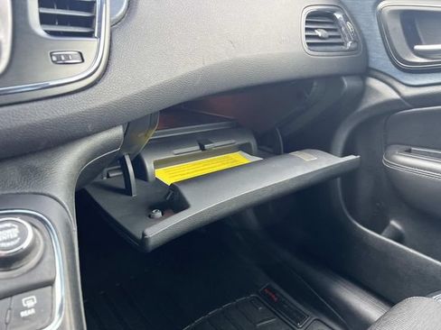 Used 2015 Chrysler 200 S w/ Comfort Group FWD image 32