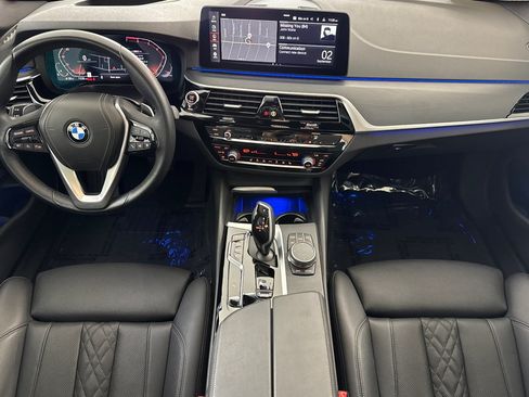 Used 2023 BMW 530i w/ Premium Package RWD image 16