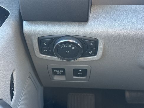 Used 2017 Ford F150 XLT w/ Equipment Group 302A Luxury image 26