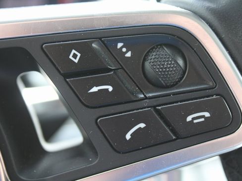 Used 2018 Porsche Panamera 4S image 34