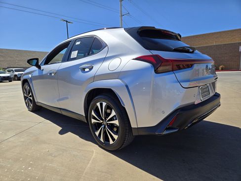 New 2026 Lexus UX 300h AWD image 4
