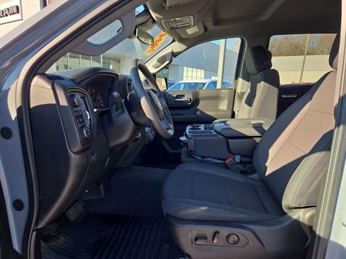 Used 2024 Chevrolet Silverado 1500 Custom image 13