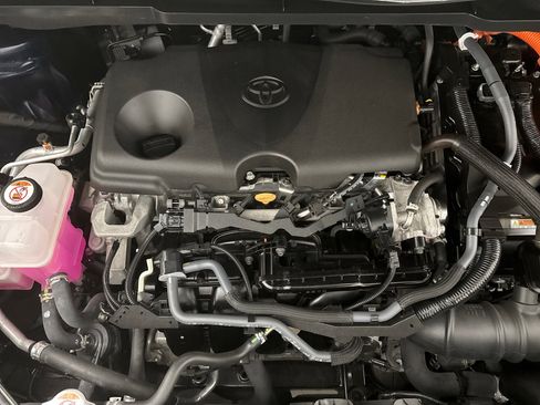 Used 2025 Toyota Sienna XLE AWD/4WD image 26