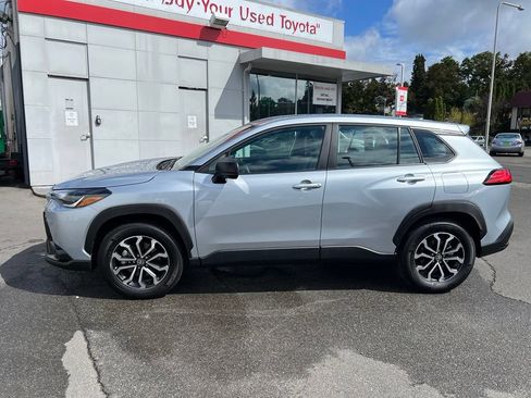 Used 2025 Toyota Corolla Cross AWD Hybrid image 7