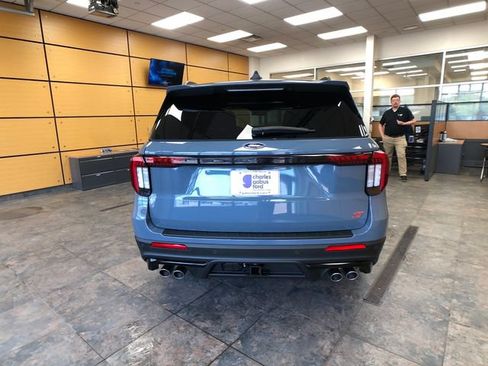 Used 2025 Ford Explorer ST AWD/4WD image 6