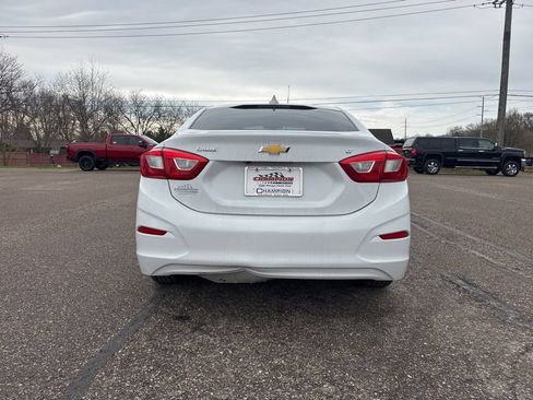 Used 2016 Chevrolet Cruze LT FWD image 4
