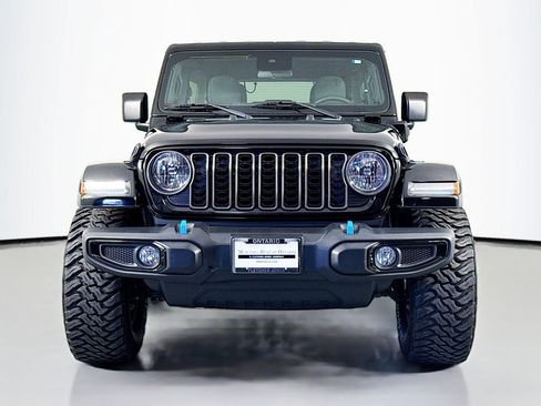 Used 2024 Jeep Wrangler Unlimited AWD/4WD image 3