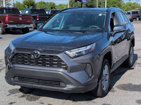 Used 2025 Toyota RAV4 XLE w/ Convenience Package FWD image 7