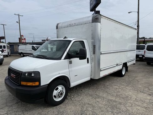Used 2021 GMC Savana 3500 Extended w/ Power Convenience Package RWD image 5