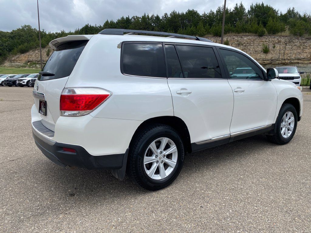 Used 2012 Toyota Highlander FWD image 6