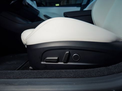 Used 2025 Tesla Model 3 Performance AWD/4WD image 6