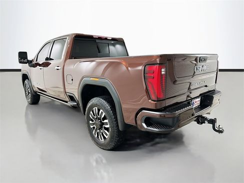 Used 2024 GMC Sierra 2500 Denali Ultimate image 5