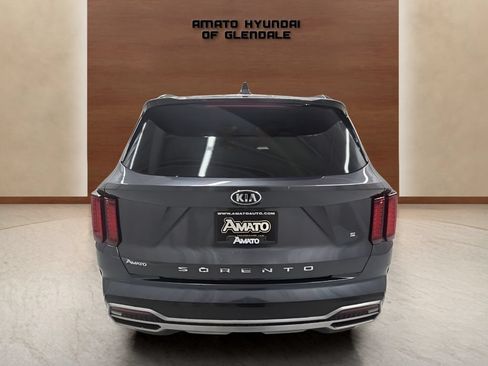 Used 2021 Kia Sorento S FWD image 4
