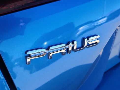 Used 2022 Toyota Prius XLE image 13