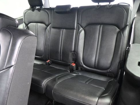 Used 2024 Jeep Wagoneer Series II w/ Flexible Seating Group RWD image 18