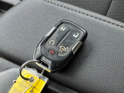 Used 2021 Chevrolet Silverado 2500 LT w/ Convenience Package image 32