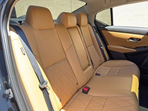 Used 2023 Nissan Sentra SV w/ SV Premium Package image 34